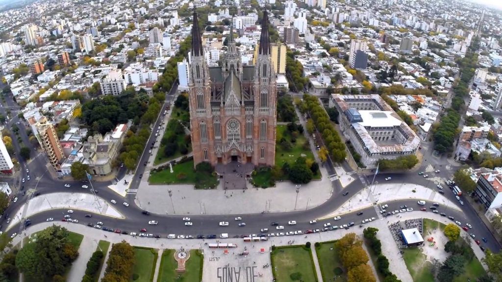 Imagen de la catedral ubicada en la ciudad de La Plata