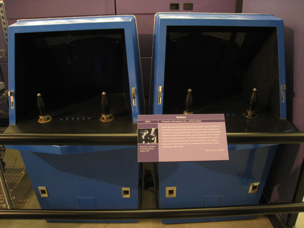 Representación visual de la primera maquina recreativa
